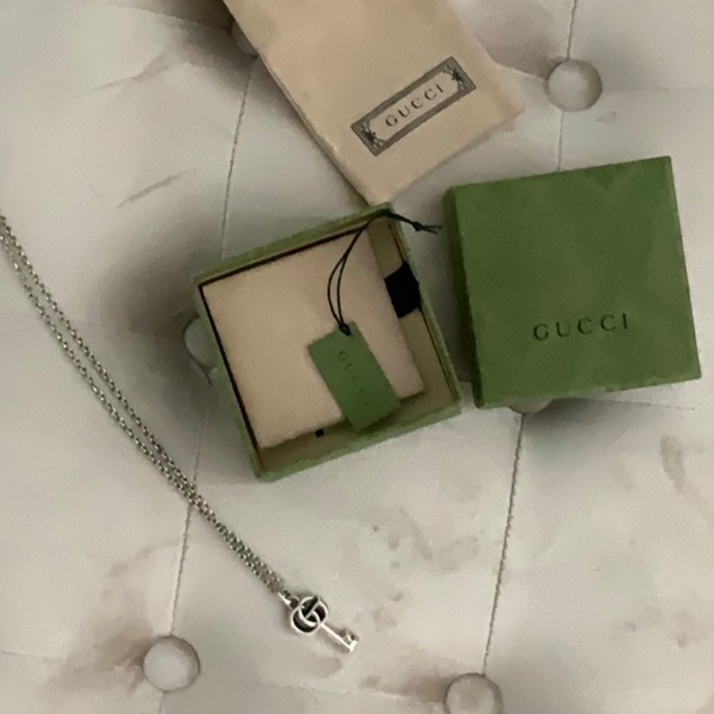Gucci GG Silver Key Necklace - Picture 3 of 4